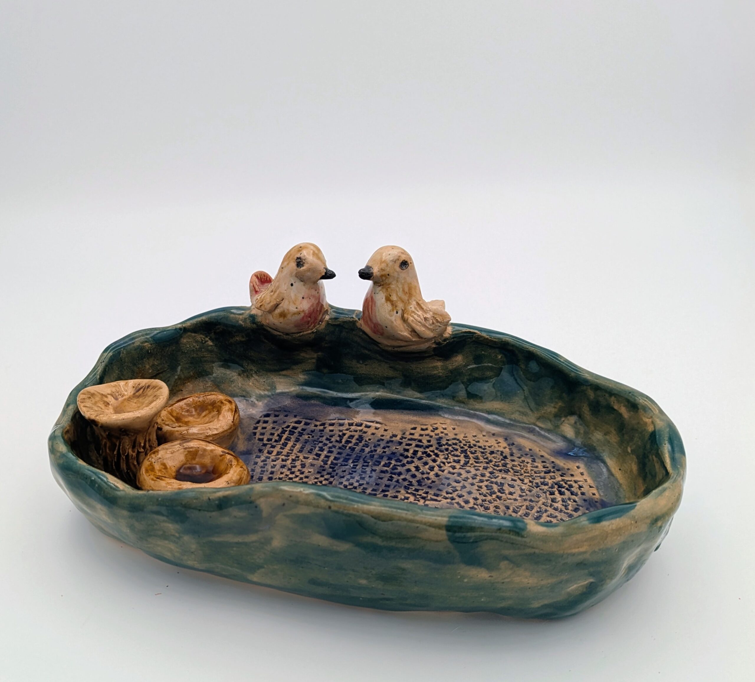 Vogel-/Insektentränke, Modelliert mit Vogelpaar