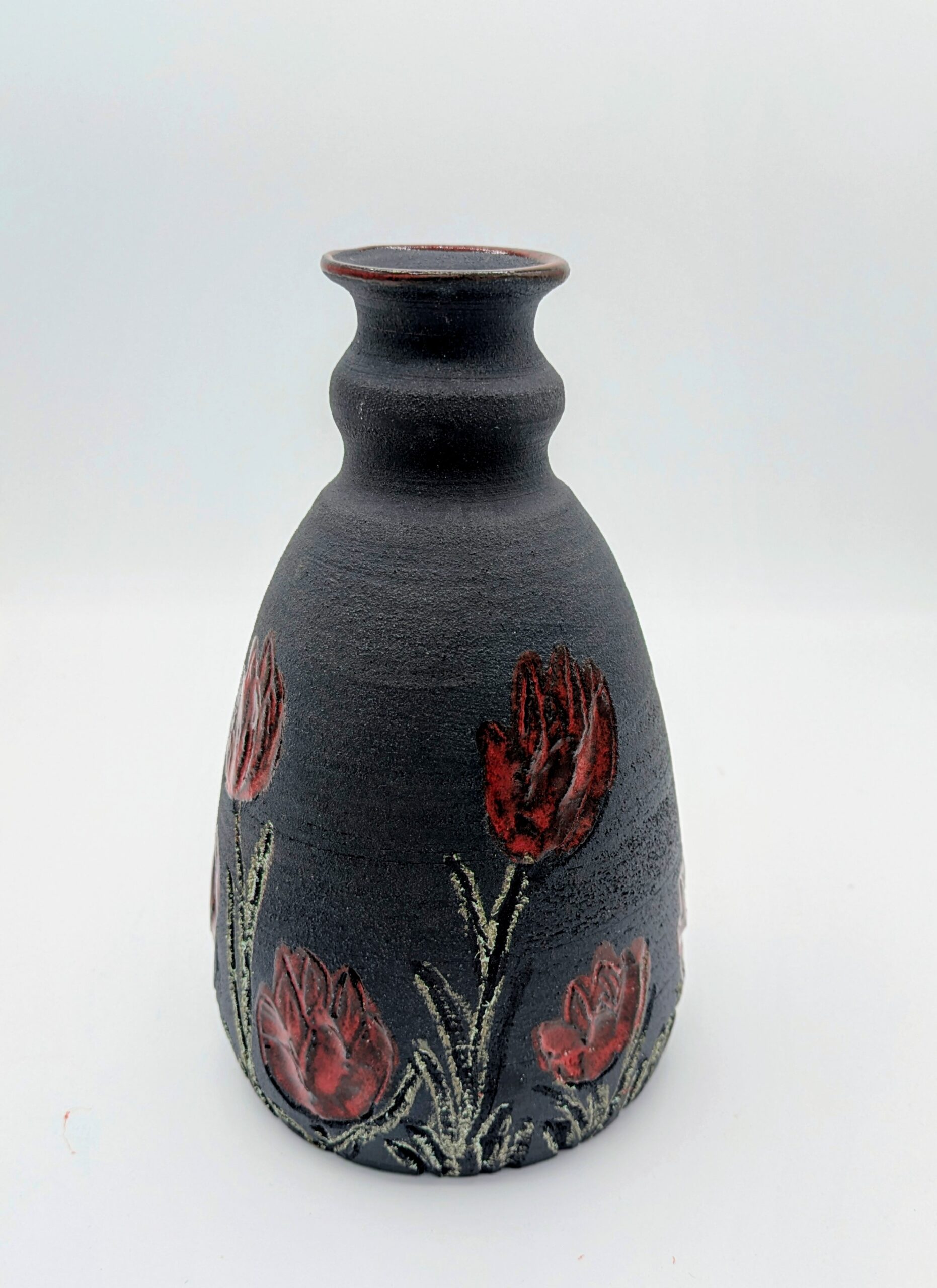 Vase, Tulpen auf schwarzen Ton